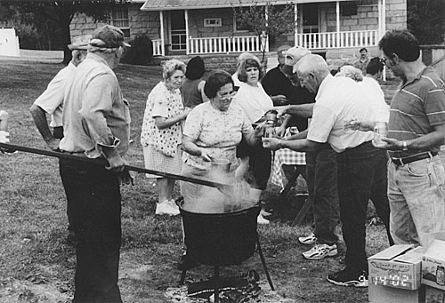 apple butter making