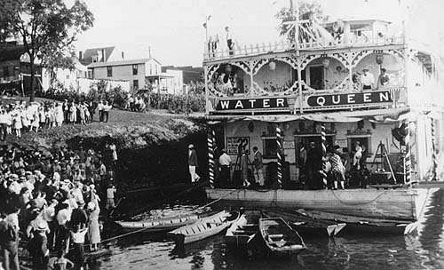 Sternwheeler "Water Queen"