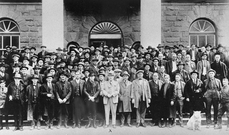 Don Chafin and deputies in front of Logan County courthouse