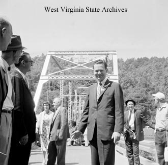 Television newscaster David Brinkley at the dedication
of the Brinkley Bridge at Wayne