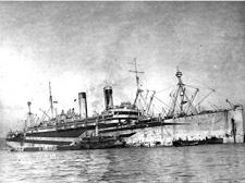 USS <i>George Washington</i> unloading at Brest, France, 1918. National Archives and Records Administration photo # NH43281